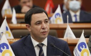 Заступник Кличка Володимир Прокопів декларує купу нерухомості та 10 млн заощаджень, а його родина втекла до Німеччини та отримує там виплати для біженців