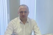 Безробітна дружина начальника сервісного центру МВС на Закарпатті придбала електромобіль за 1 млн грн