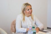 Одеський адвокат Наталія Білак, яка намагається стати суддею, дружить з корупціонерами та занижує вартість свого майна