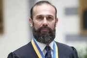 Ексзаступник голови Вищого Госпсуду Артур Ємельянов намагався втекти з України: його затримало ДБР