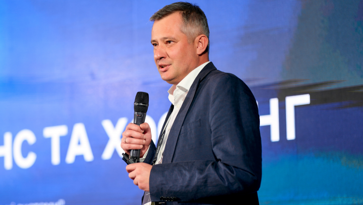 Гендиректор ДП “Українські спеціальні системи” Михайло Дмитриченко оформлює майно на безробітну дружину-мільйонерку, яка придбала люксовий джип Volvo всього за 600 доларів