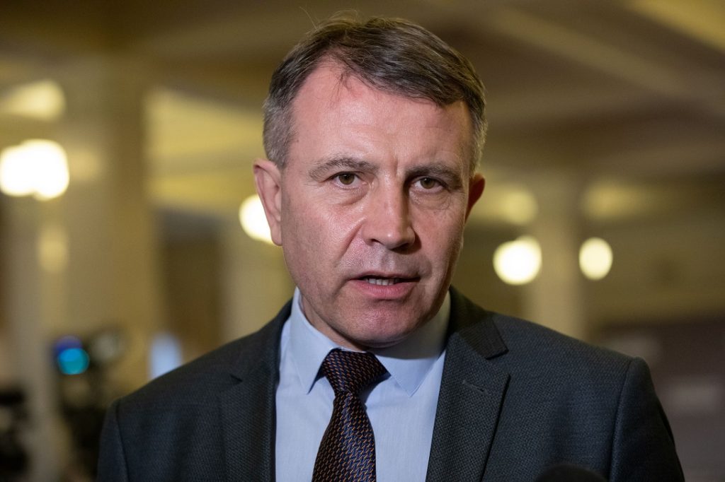 Нардеп Валерій Гнатенко, який пропагує “рускій мір”, занижує вартість майна та оформлює його на родичів