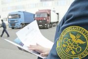 Головний кадровик Львівської митниці Олег Лозинський декларує майно на дружину-мільйонерку