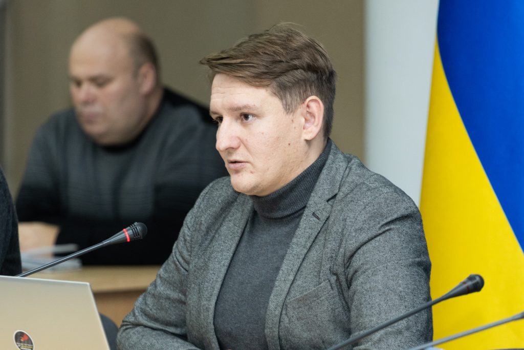 Заступник голови Агентства відновлення Юрій Сверба позичає гроші в своєї співмешканки та їздить на її преміальному джипі Volvo