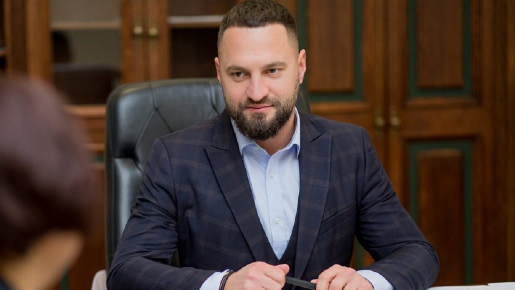 Заступник голови Державіаслужби Данііл Меньшиков приховує дорогу нерухомість у столиці