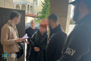 Посадовці Одеської міськради привласнили майже 50% бюджетних коштів, виділених на поховання українських воїнів