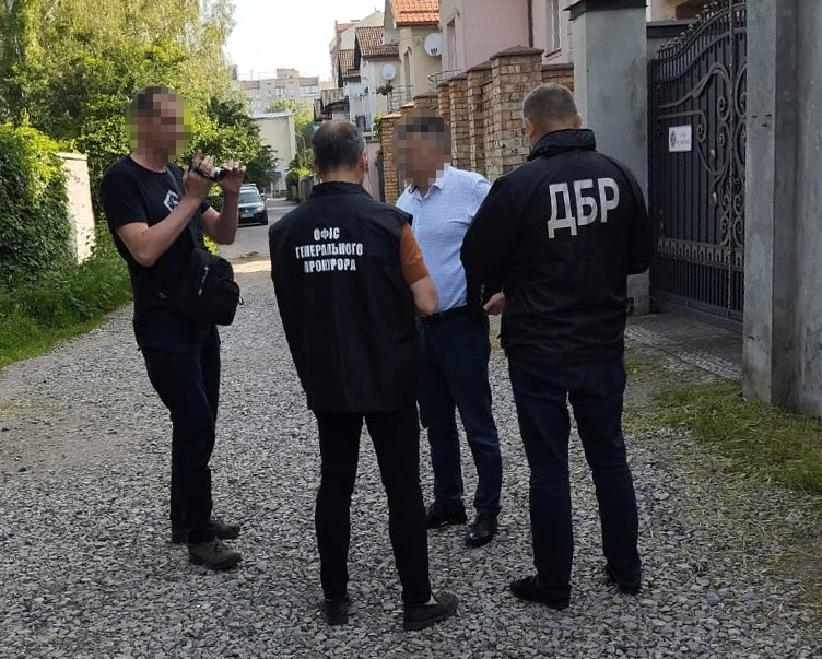 Колишнього начальника ДСНС Івано-Франківщини викрили на незаконній вирубці лісу на понад 7 млн грн