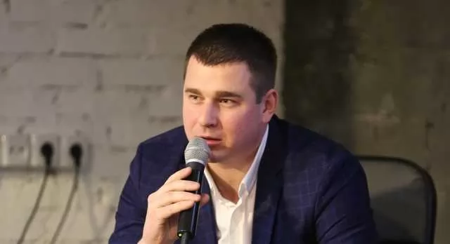 Держаудитор Дмитро Хандусенко задекларував 70 тисяч доларів та коштовний дарунок від батька