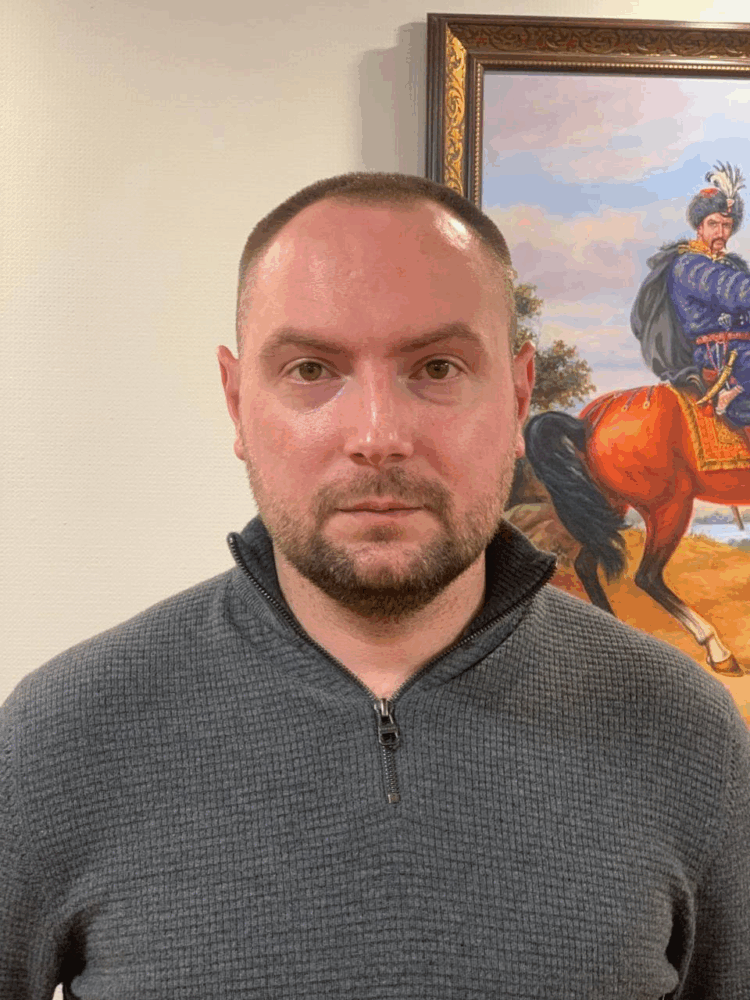 Поліцейський Сергій Мар’янов живе з громадянкою рф, співпрацює з наркозлочинцями і проводить фейкові обшуки 4 Поліцейський Сергій Мар’янов живе з громадянкою рф, співпрацює з наркозлочинцями і проводить фейкові обшуки